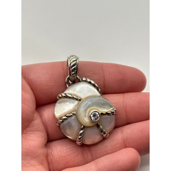 Judith Ripka Sterling Silver Mother Of Pearl Shell Pendant Vintage Design - Picture 7 of 8